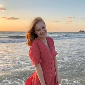 Meet your Posher, Alyssa